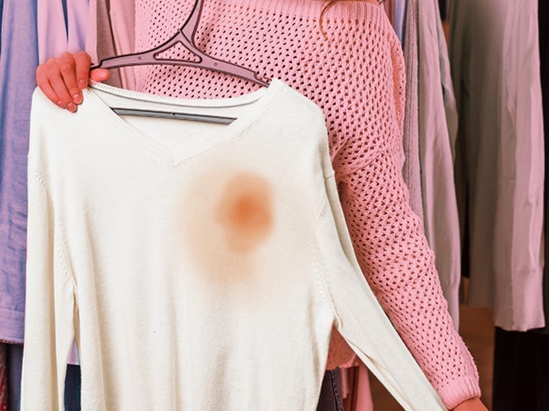How to Remove Colour Stains from Clothes Using Lemon