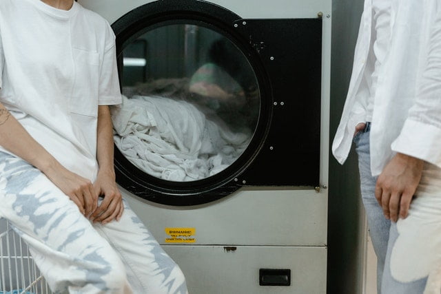 How to Remove Rust Stains From White Clothes