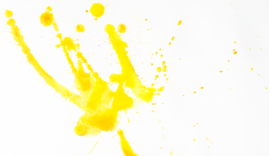 How to Remove Yellow Stains on White Clothes